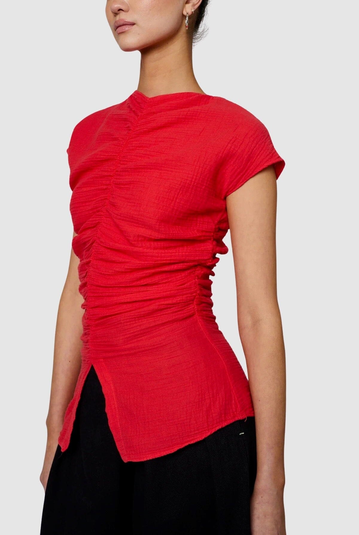 Atelier Delphine | Renee Top In True Red - SHOP YUCCA Shirts & Tops ATELIER DELPHINE - YUCCA Yucca store Denver, women’s clothing boutique near me, high quality capsule wardrobe, boutiques near me, women’s high quality tops