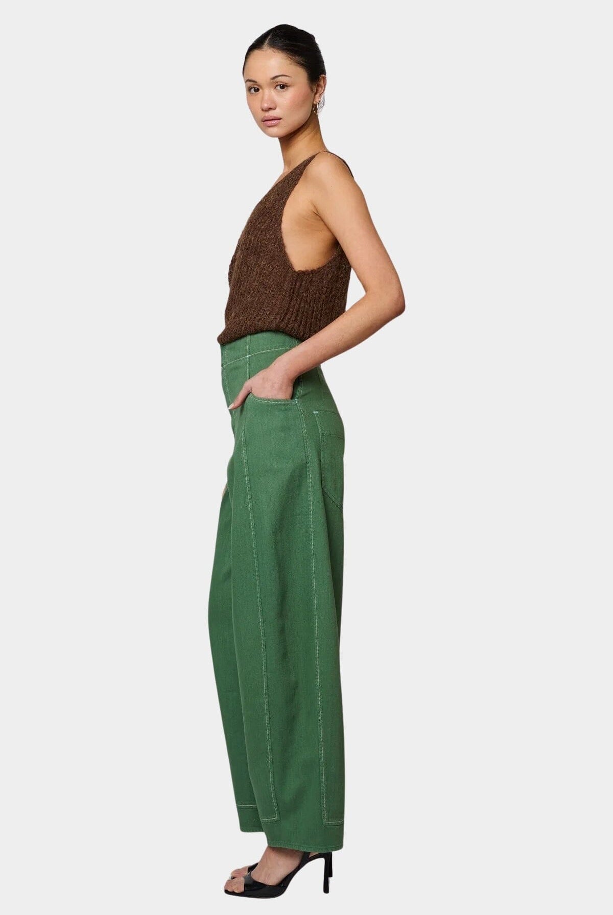 Atelier Delphine | Sweater Tank In Chocolate Brown - SHOP YUCCA Tank Top ATELIER DELPHINE - YUCCA Yucca store Denver, women’s clothing boutique near me, high quality capsule wardrobe, boutiques near me, women’s high quality tops