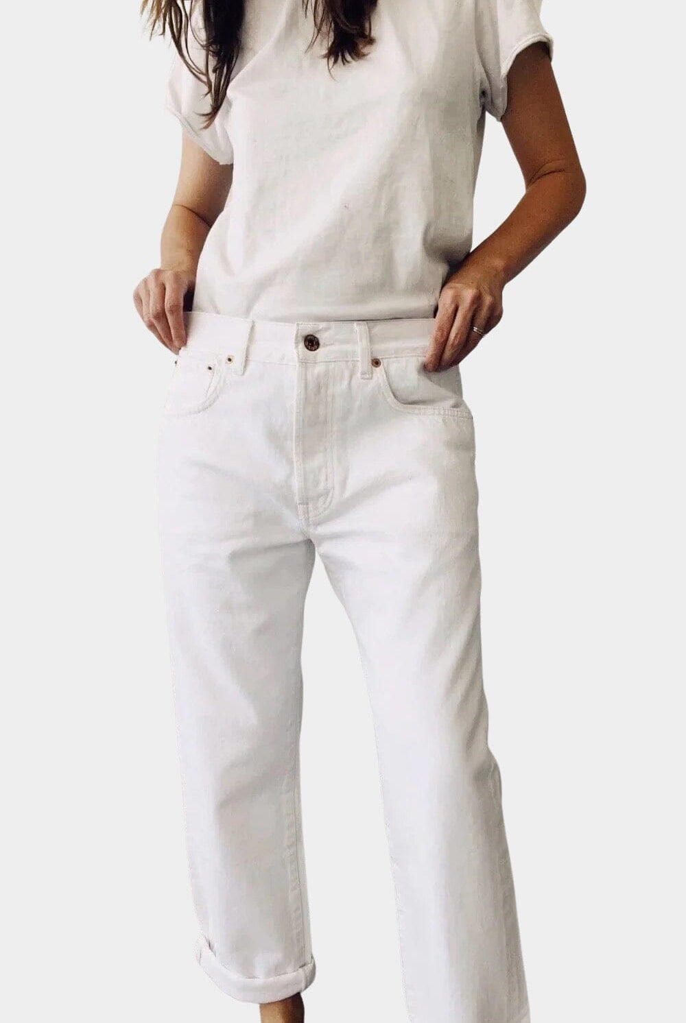 Hey Gang | The Loose Crop In White - SHOP YUCCA Pants HEY GANG - YUCCA, Best boutique shopping in Denver, boutiques Denver, high end denim jeans online, capsule wardrobe, shop local Denver.