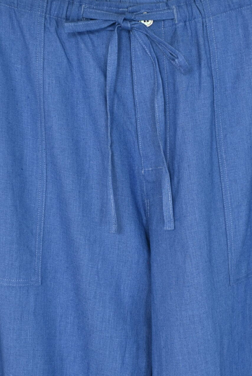 Ichi Antiquités | Color Linen Pants In Blue - SHOP YUCCA Pants ICHI ANTIQUITÉS - YUCCA, Women’s clothing store Denver, women’s Japanese clothing website, clothing boutiques near me, women’s elevated trousers.