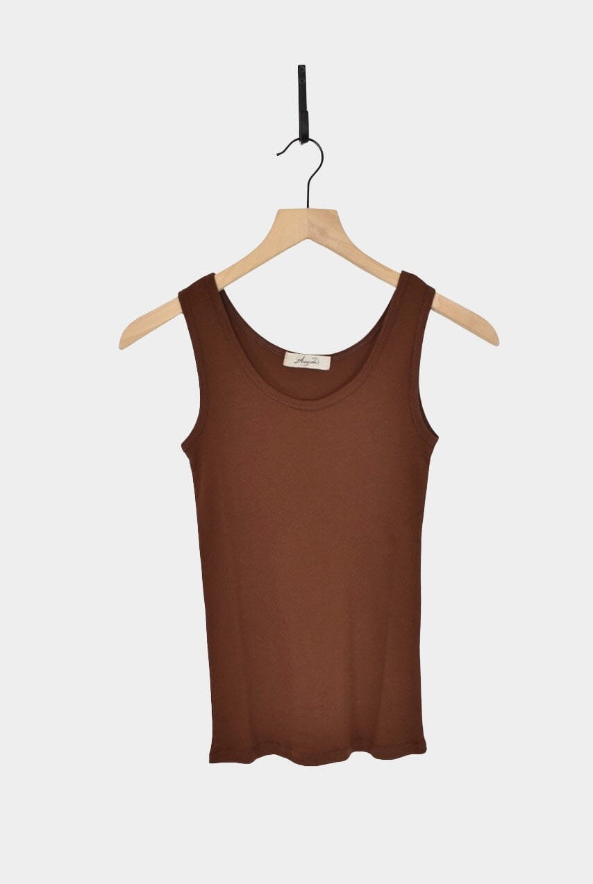 Ichi Antiquités | T-Shirt and Tanktop Set In Brown x Black - SHOP YUCCA Shirts & Tops ICHI ANTIQUITÉS - YUCCA, Artistic clothing for women, boutique near me, boutique stores near me, capsule wardrobe, fashion for women over 50.
