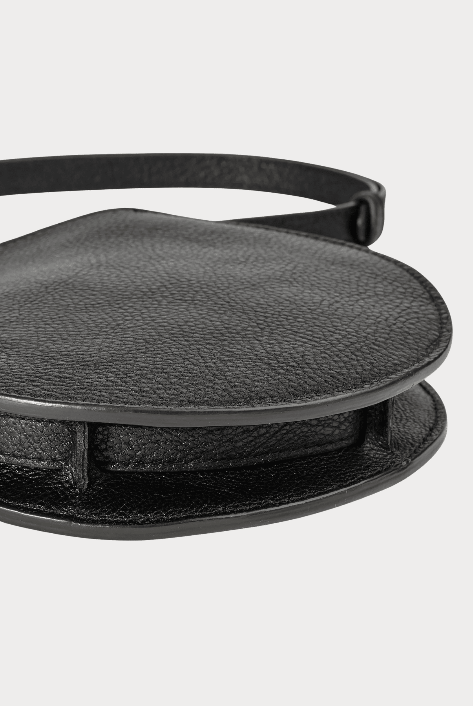 Lindquist | Eggi Bag In Black - SHOP YUCCA Handbags LINDQUIST - YUCCA Women’s clothing store Denver, women’s clothing website, women’s elevated basics, women’s high quality bags, women’s luxury bags, and women’s online bags.