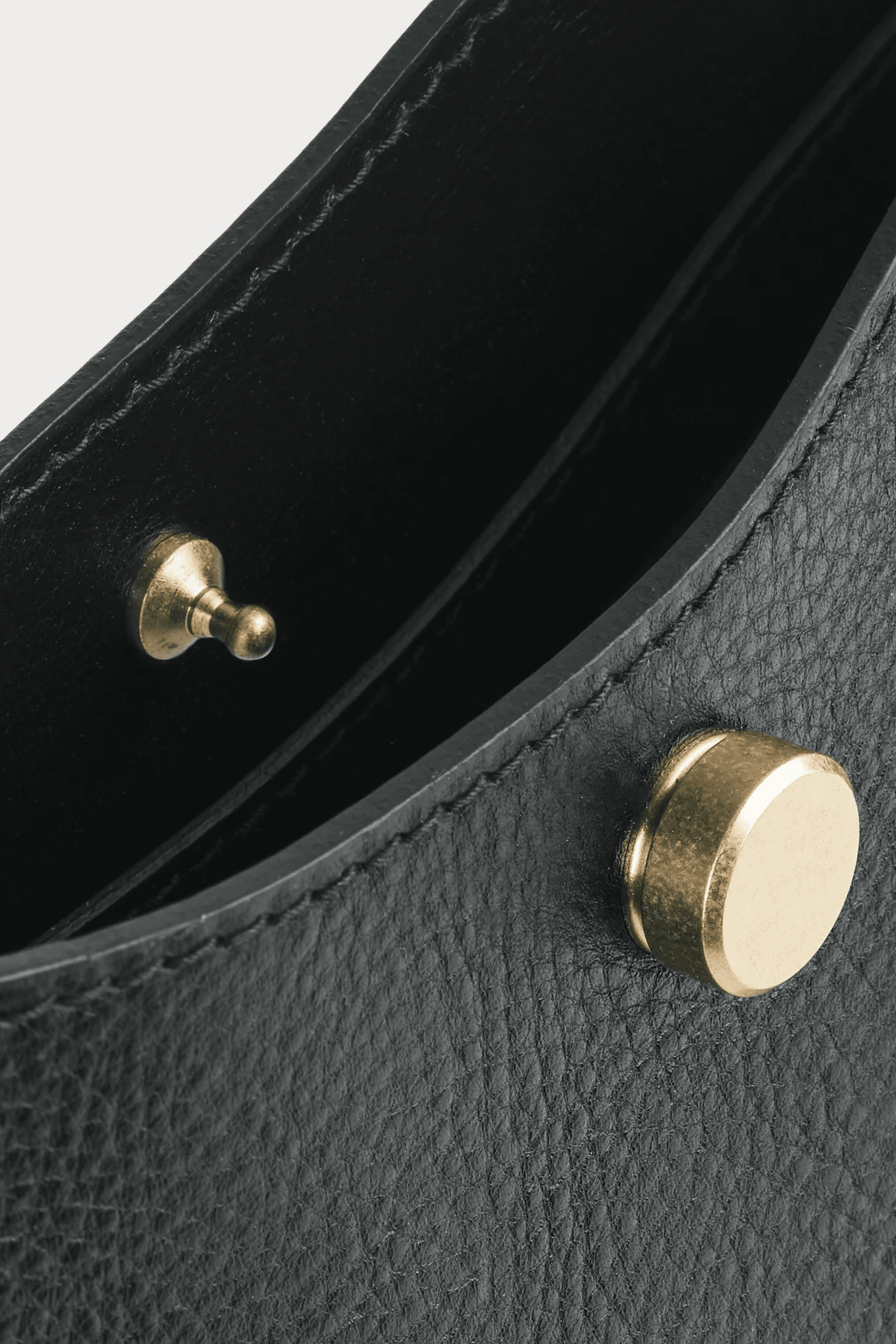 Lindquist | Savoie Bag In Black - SHOP YUCCA Handbags LINDQUIST - YUCCA Women’s clothing store Denver, women’s clothing website, women’s elevated basics, women’s high quality bags, women’s luxury bags, and women’s online bags.