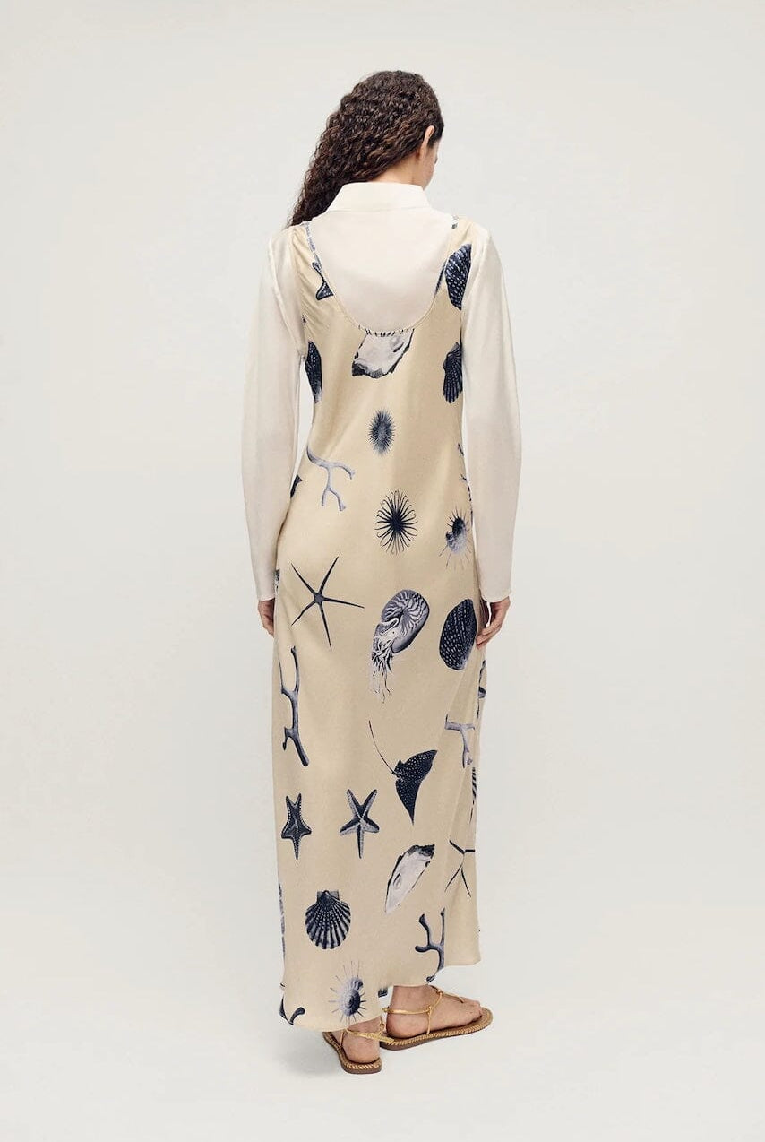 Silk Laundry | Scoop Neck Dress In Seashells - SHOP YUCCA Dress SILK LAUNDRY - YUCCA, artistic clothing for women, Women’s clothing store Denver, boutique stores near me, capsule wardrobe, women’s elevated basics.