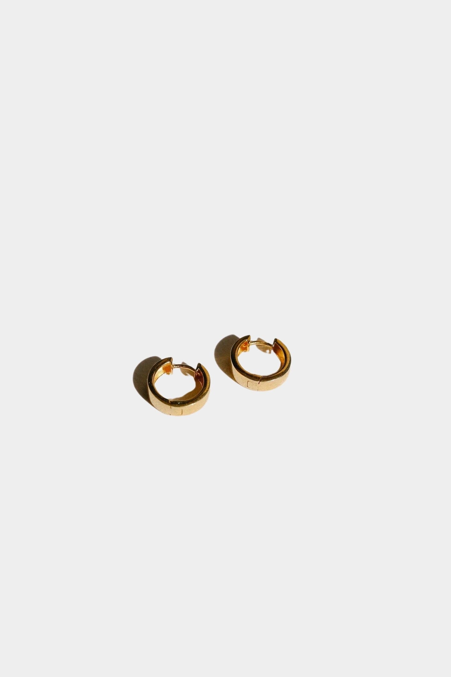 Vermeer Studio | Piper Earrings In Gold - SHOP YUCCA Earrings VERMEER STUDIO - YUCCA, Artistic jewelry for women, boutique near me, boutique stores near me, capsule wardrobe.