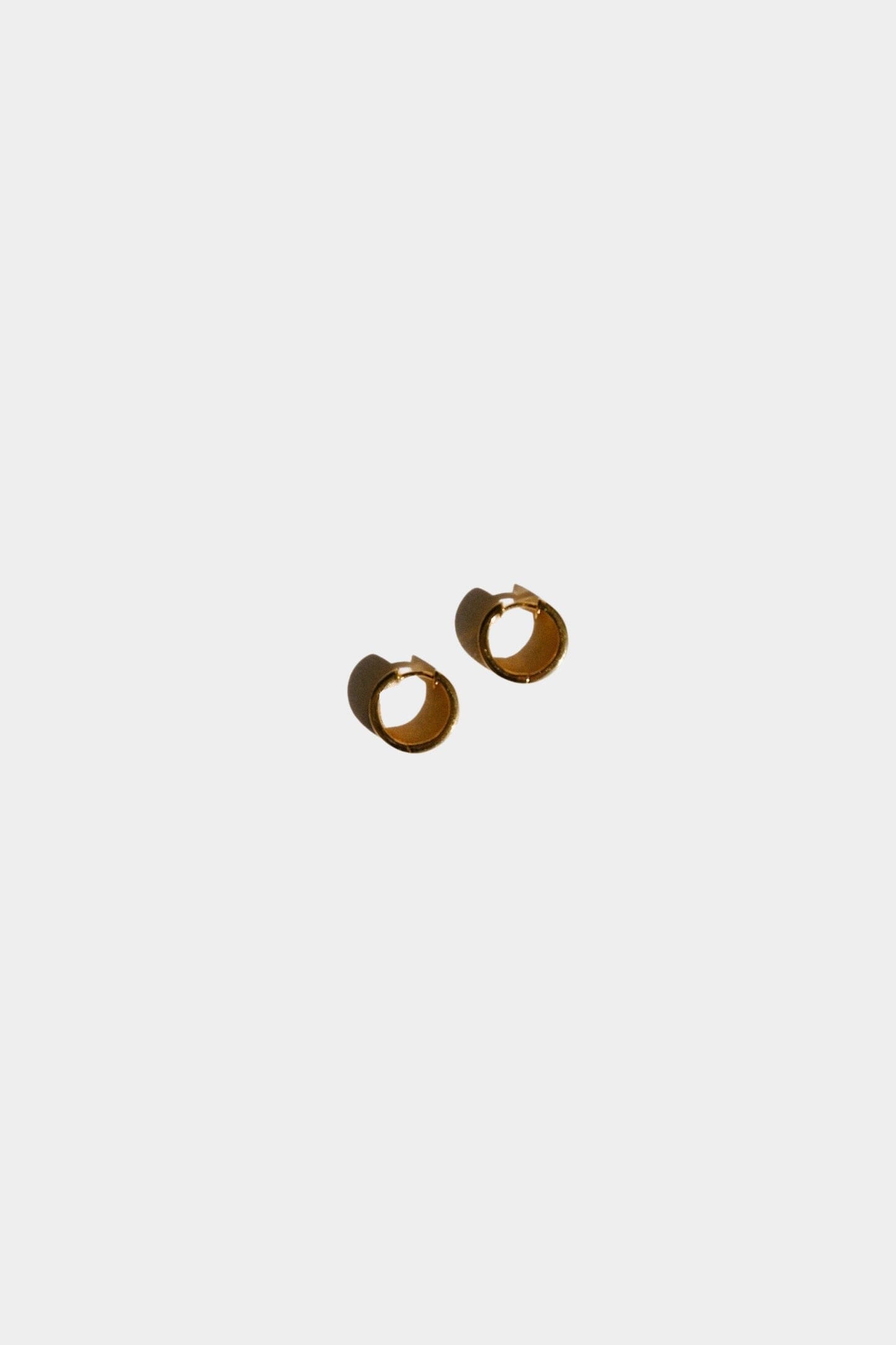 Vermeer Studio | Piper Earrings In Gold - SHOP YUCCA Earrings VERMEER STUDIO - YUCCA, Artistic jewelry for women, boutique near me, boutique stores near me, capsule wardrobe.