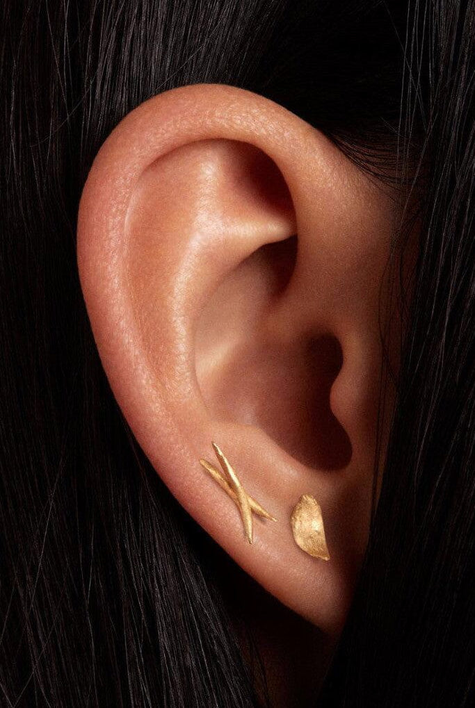 WWAKE - Smudge Wisp Earring - Earrings - YUCCA, Smudge Wisp Earring, minimalist fine jewelry, understated everyday jewelry.