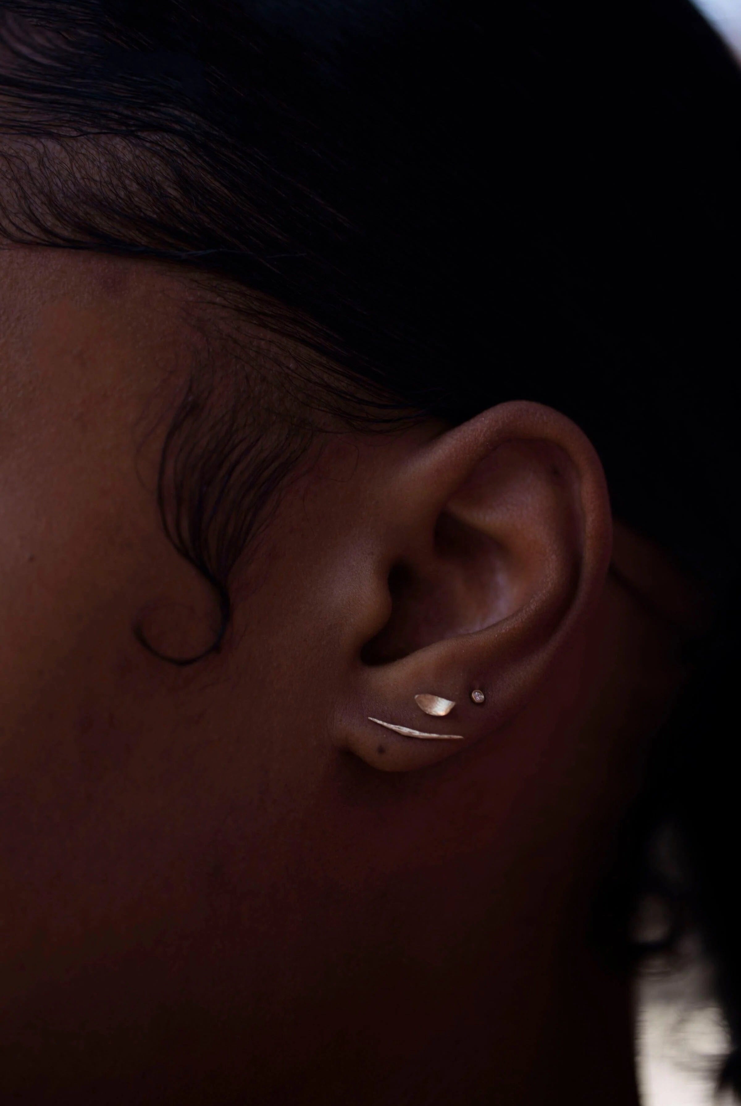 WWAKE - Smudge Wisp Earring - Earrings - YUCCA, Smudge Wisp Earring, minimalist fine jewelry, understated everyday jewelry.