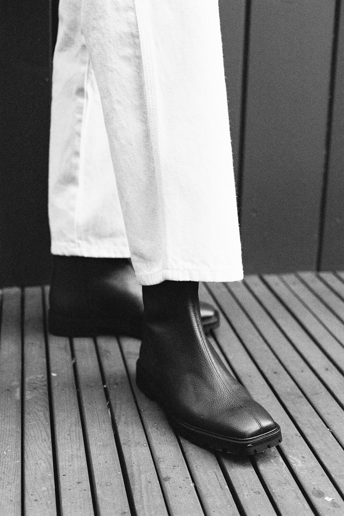 LOQ Spanish leather footwear at YUCCA, black ankle boot with minimalist silhouette
