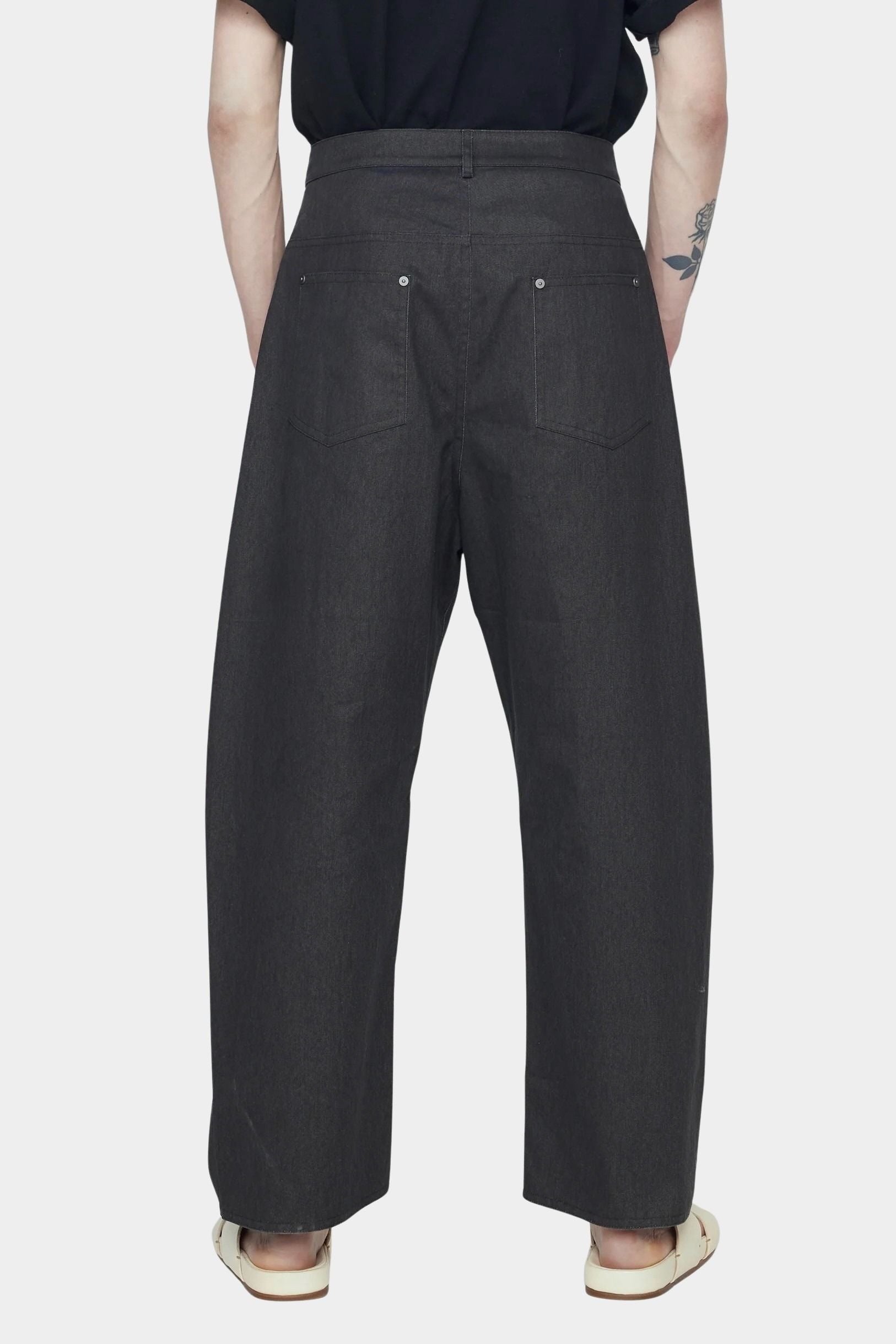 7115 by Szeki Curve Legged Work Trouser charcoal black trousers back detail