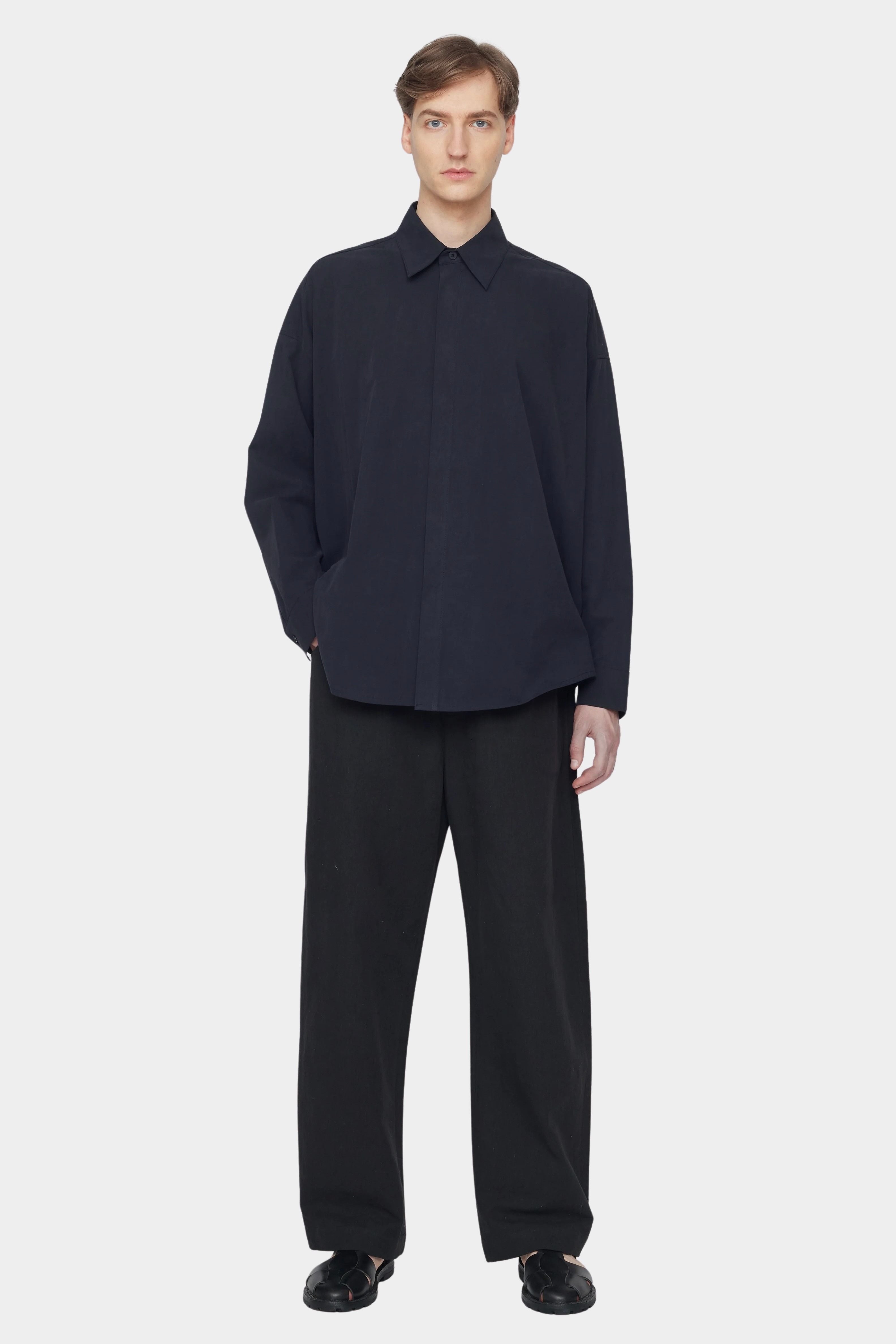 7115 by Szeki Signature Curve Legged Trouser Canvas Edition black cotton linen trousers front view