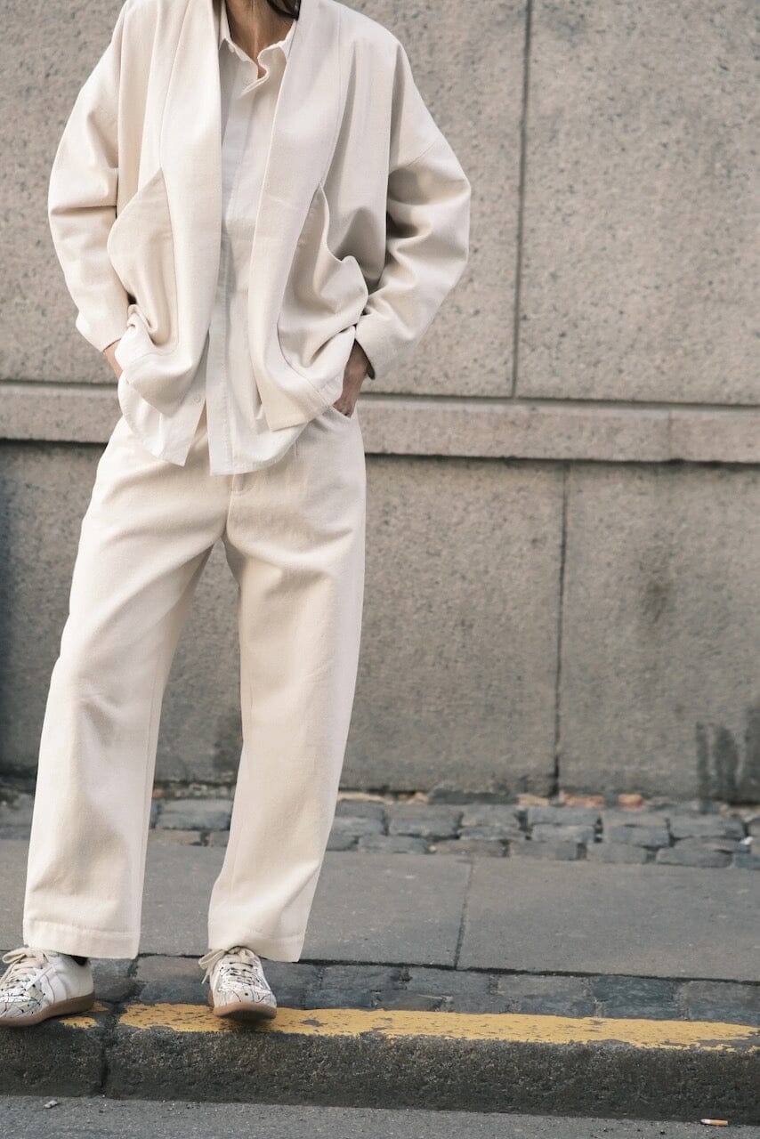 7115 By Szeki | Signature Curve Legged Trouser In Off White - SHOP YUCCA Pants 7115 BY SZEKI - YUCCA 