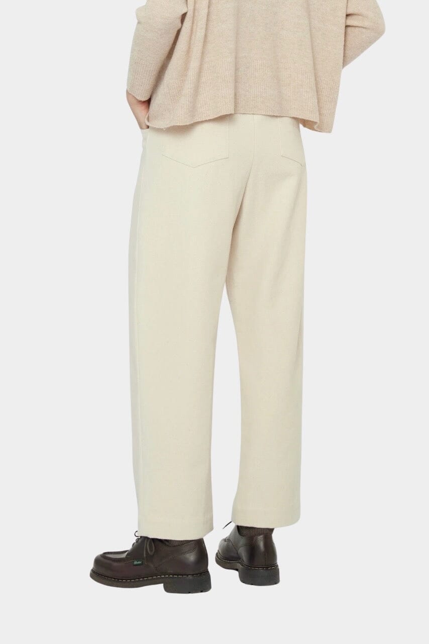 7115 By Szeki | Signature Curve Legged Trouser In Off White - SHOP YUCCA Pants 7115 BY SZEKI - YUCCA 