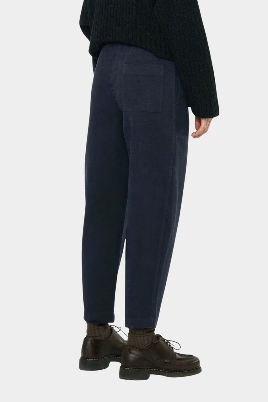 7115 By Szeki - Signature Elastic Pull-Up Trouser - Navy Black - Pants - YUCCA,  women’s clothing website, women’s pants.