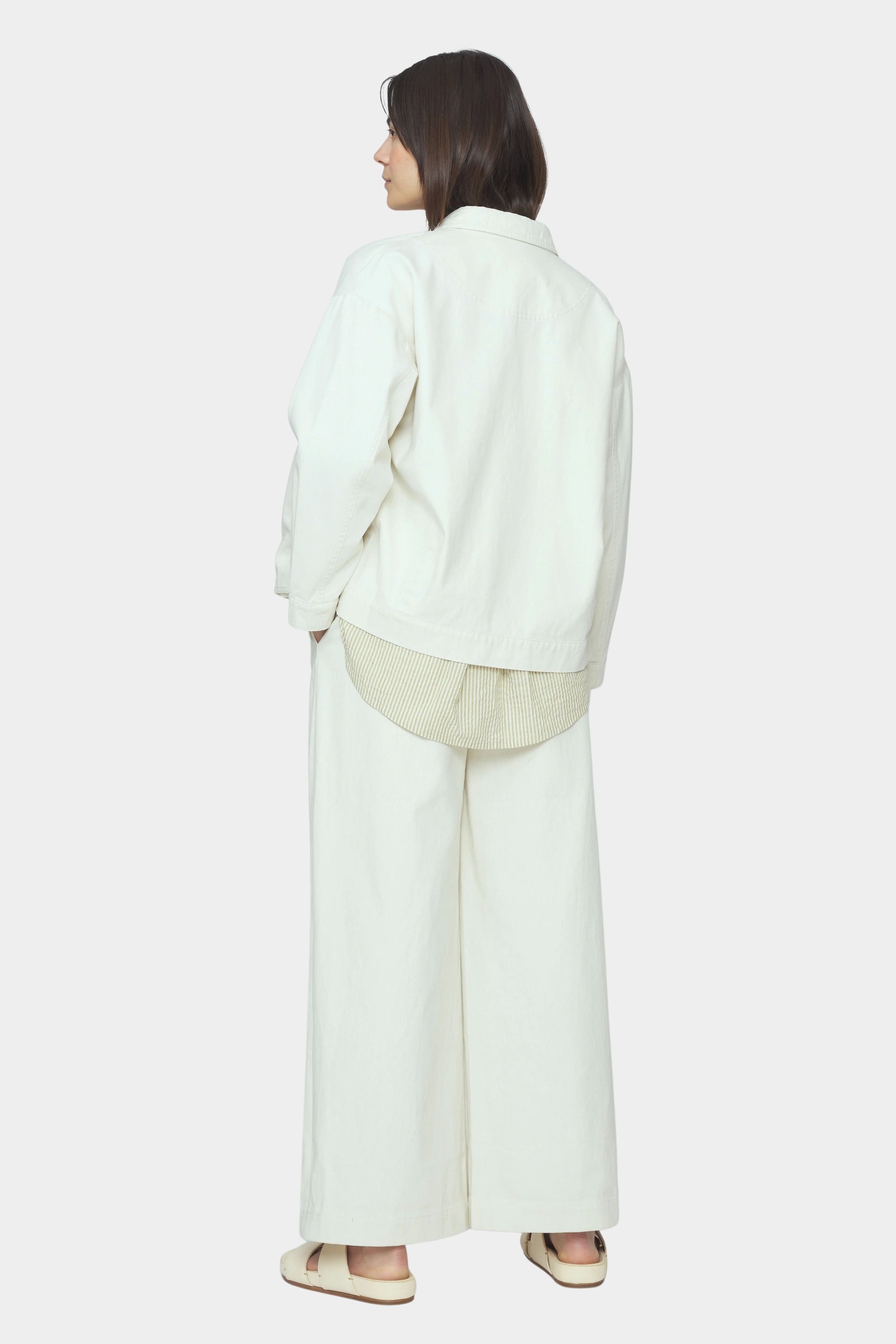 7115 by Szeki Signature Panel Pockets Jacket Spring Edition pearl white cotton jacket back view