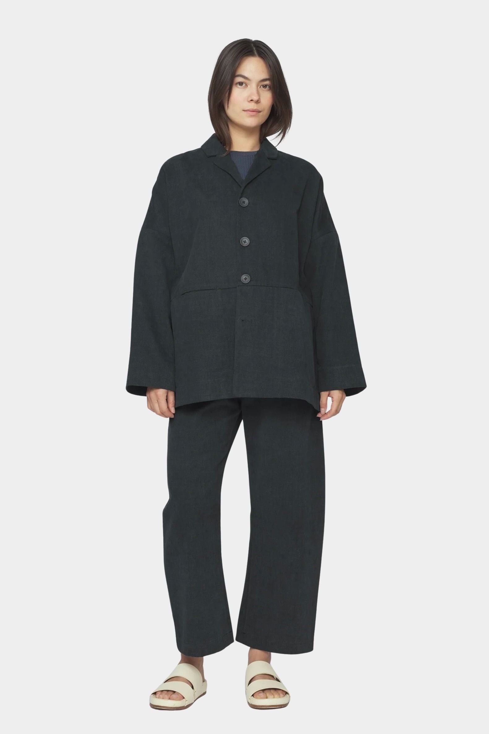 7115 by Szeki Tailored Curve Legged Trouser charcoal black trousers front view