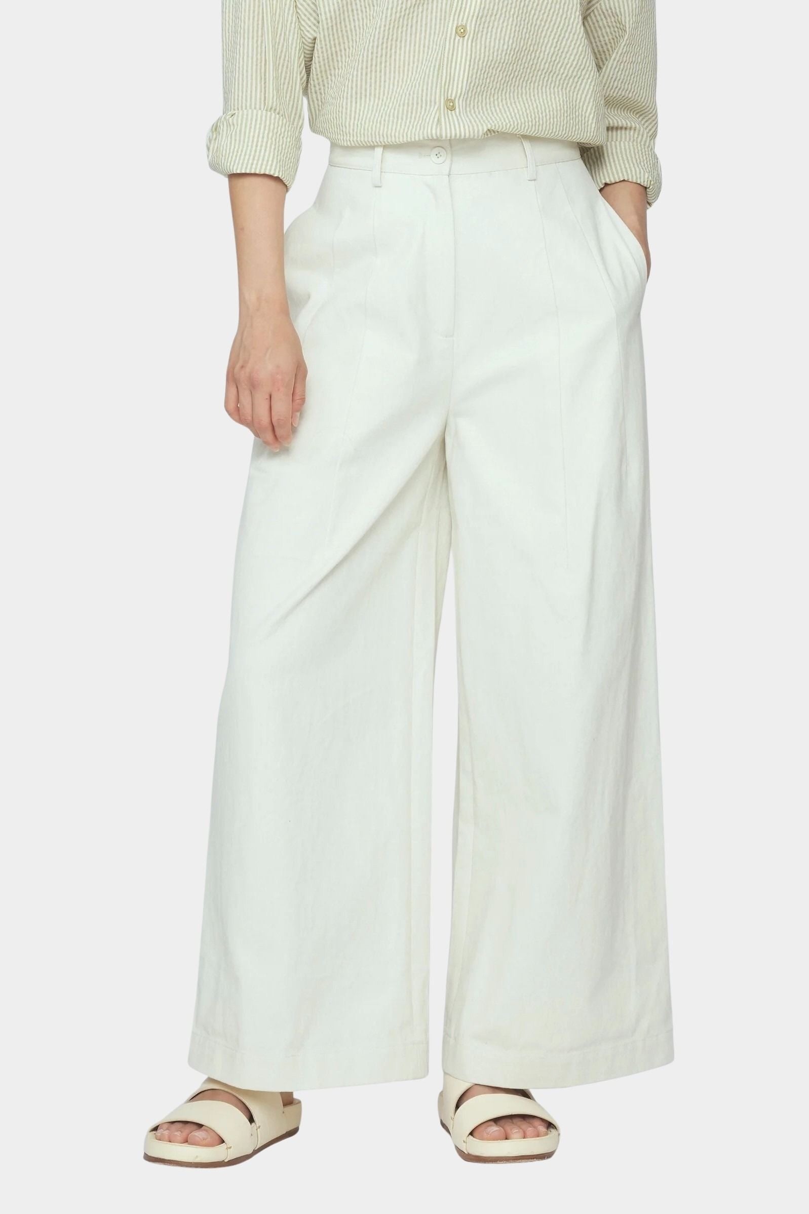 7115 by Szeki Wide Legged Skate Trouser SS26 pearl white pleated waist detail