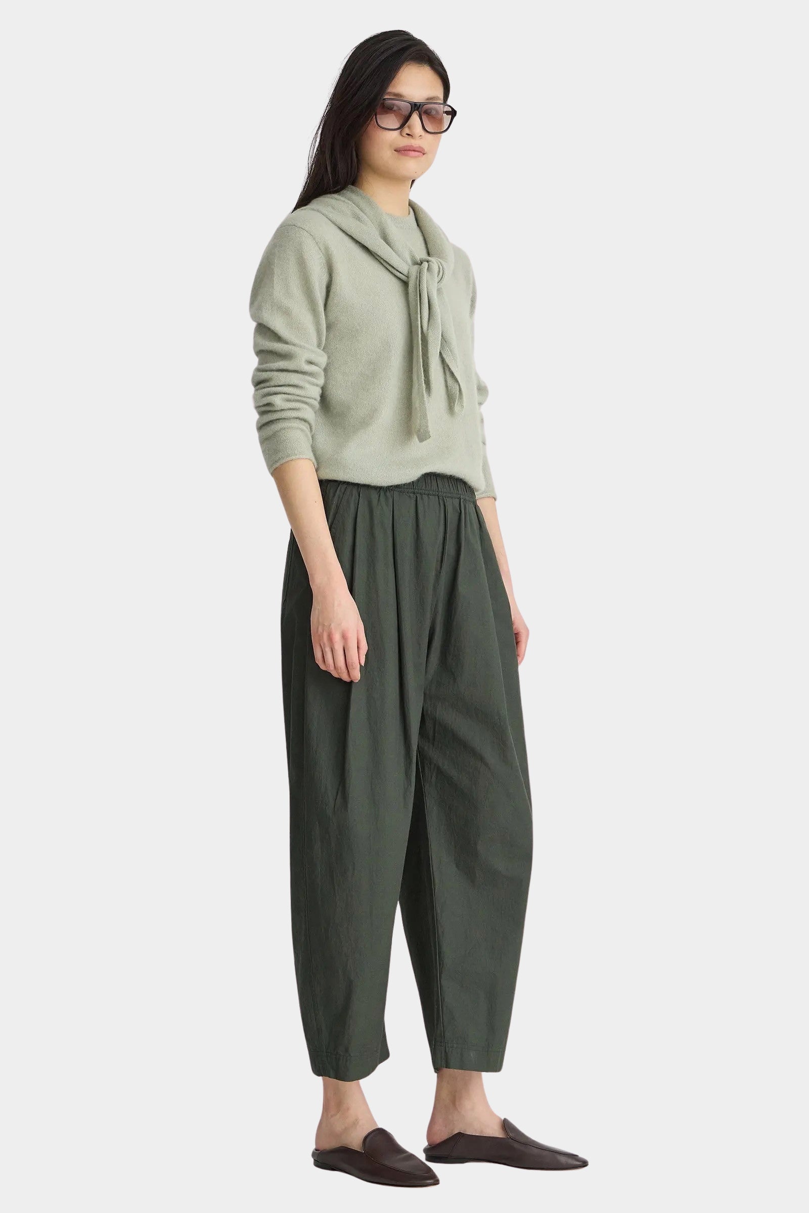 Apiece Apart Spa Pleat Pant Rosin front view highlighting the gathered elastic waist, voluminous leg, and clean cropped hem.