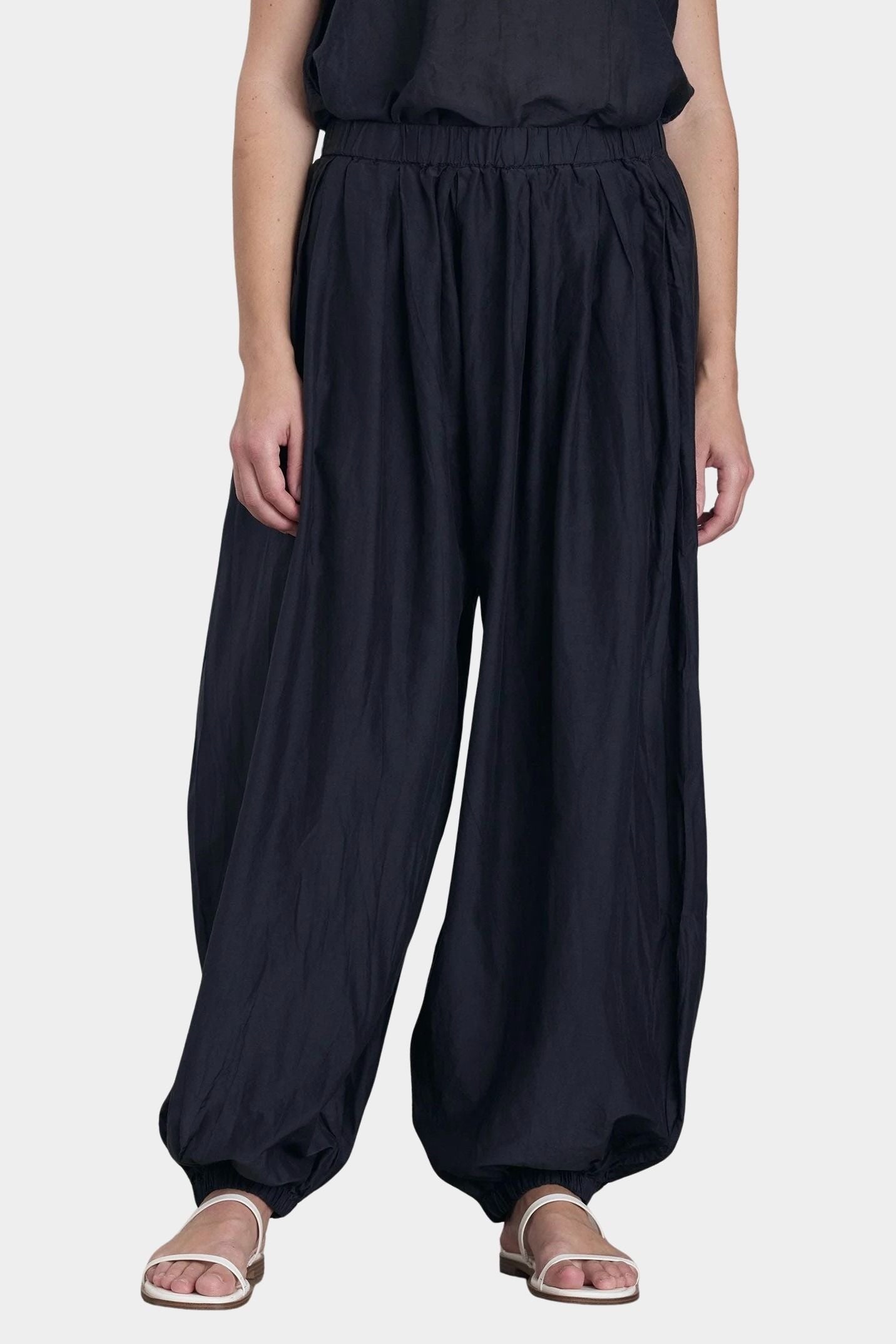 Black Crane Akari balloon pants faded black front view elastic waist wide leg