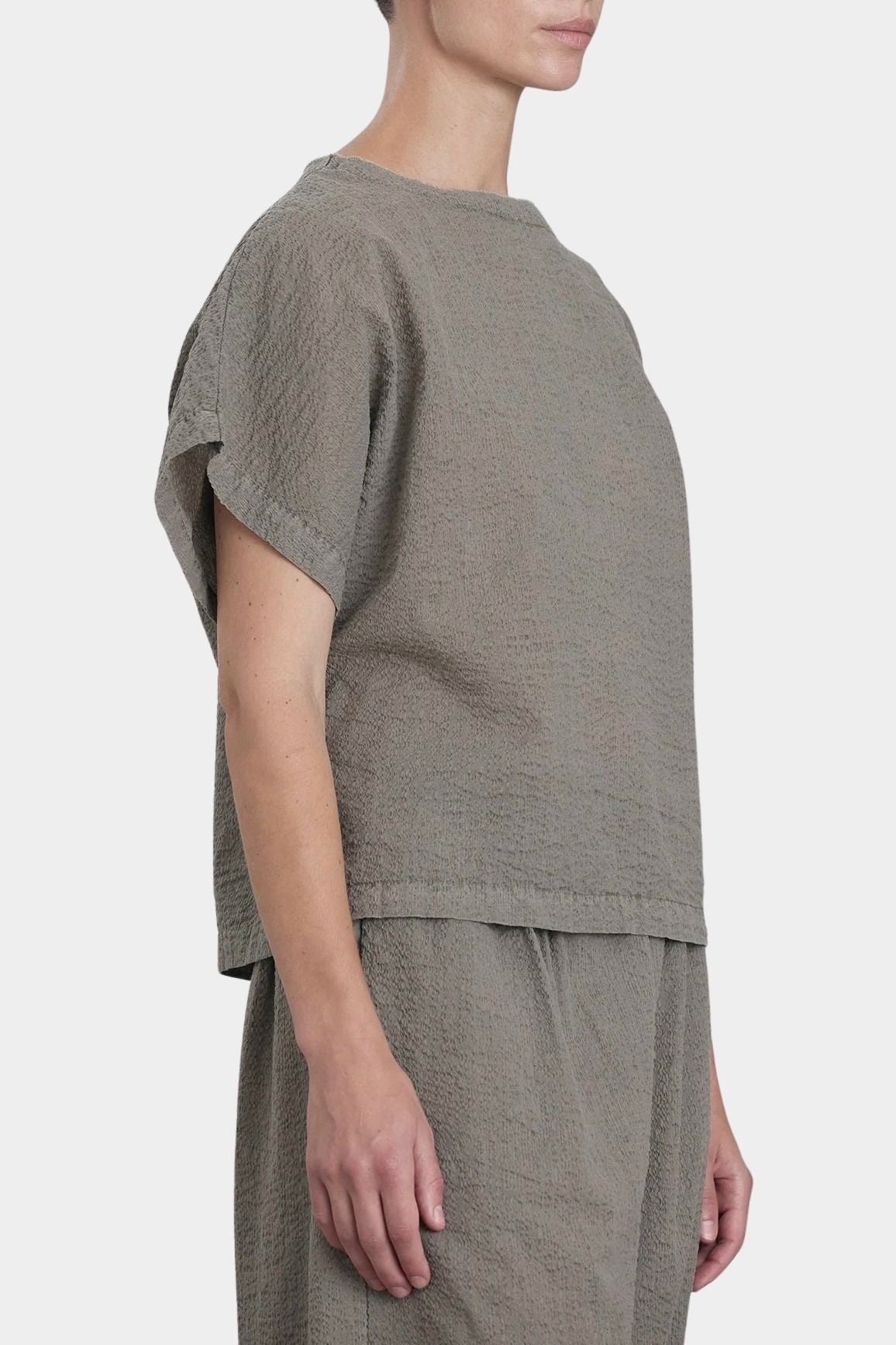 Black Crane boxed top p grey side view boxy fit short sleeve structured shape