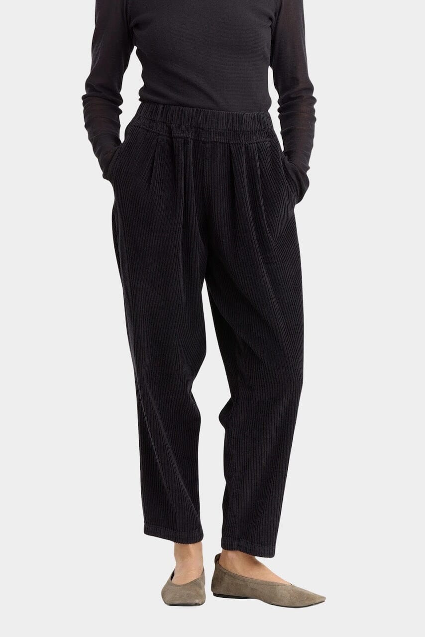 Black Crane | Carpenter Pants In Dark Navy - SHOP YUCCA Pants BLACK CRANE - YUCCA Artistic clothing for women, boutique near me, boutique stores near me, capsule wardrobe, fashion for women over 50.