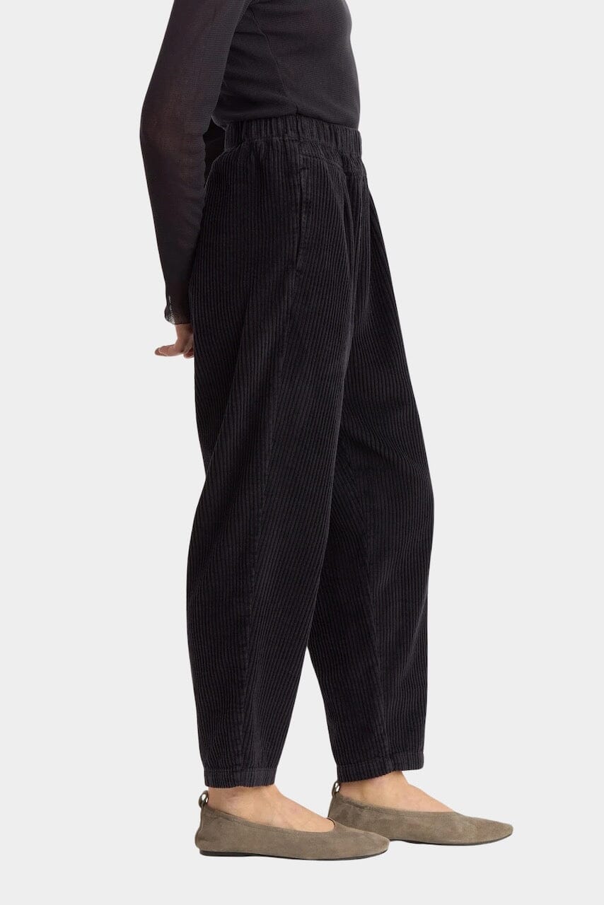 Black Crane | Carpenter Pants In Dark Navy - SHOP YUCCA Pants BLACK CRANE - YUCCA Artistic clothing for women, boutique near me, boutique stores near me, capsule wardrobe, fashion for women over 50.