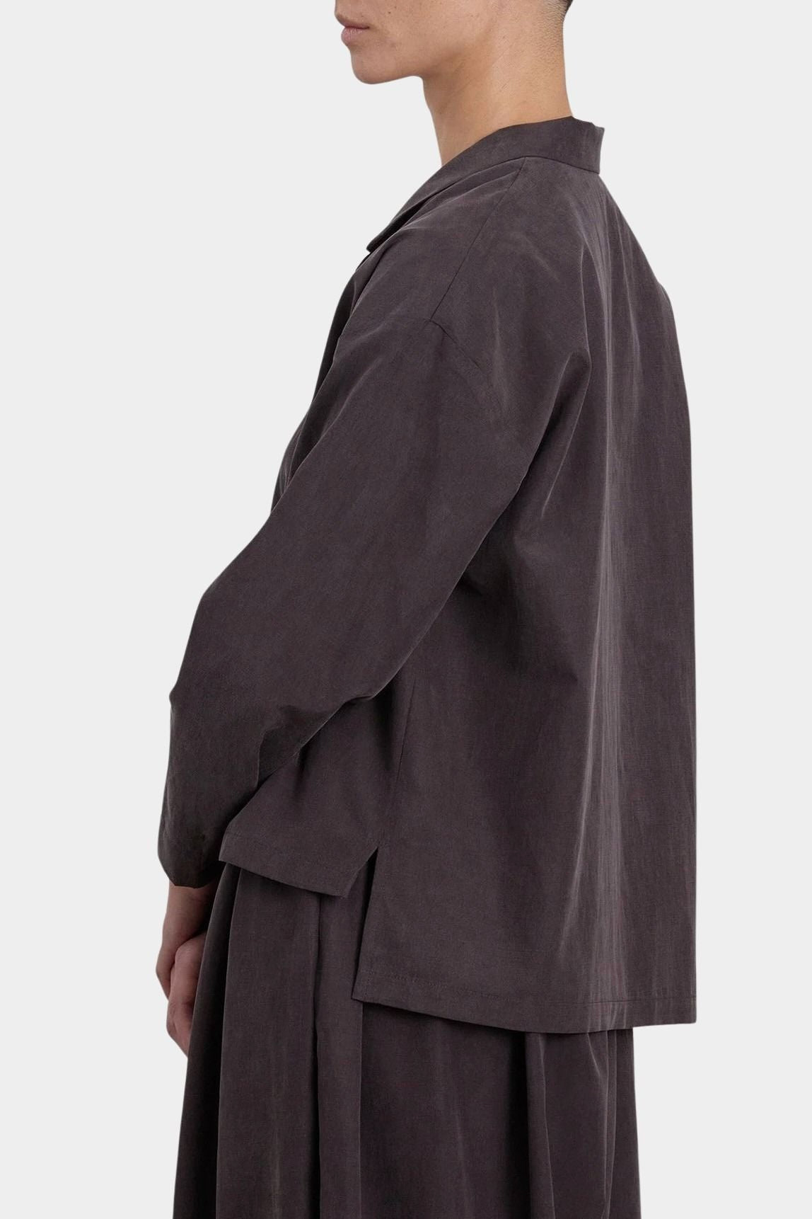 Black Crane Dark Plum relaxed shirt side view with side slit
