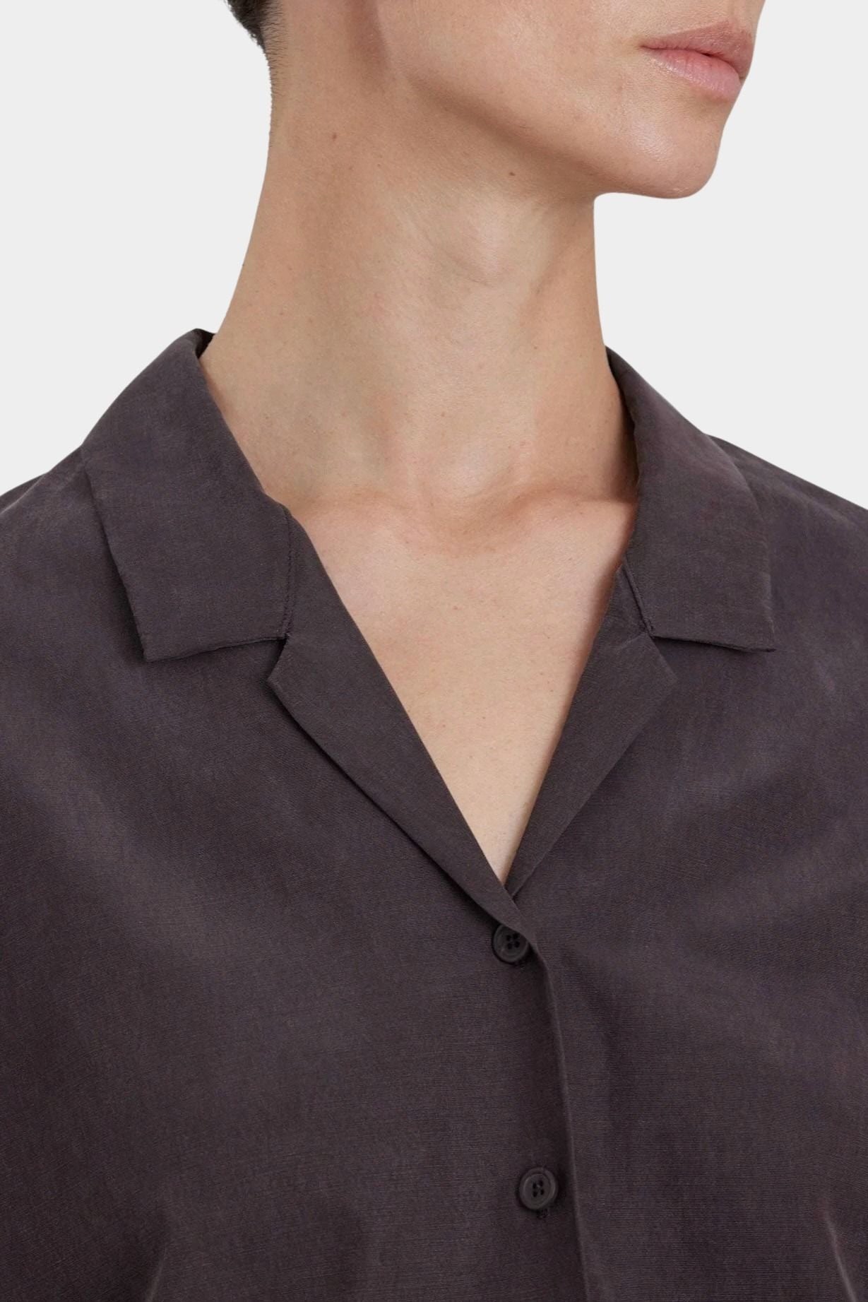 Black Crane Dark Plum button front shirt collar detail