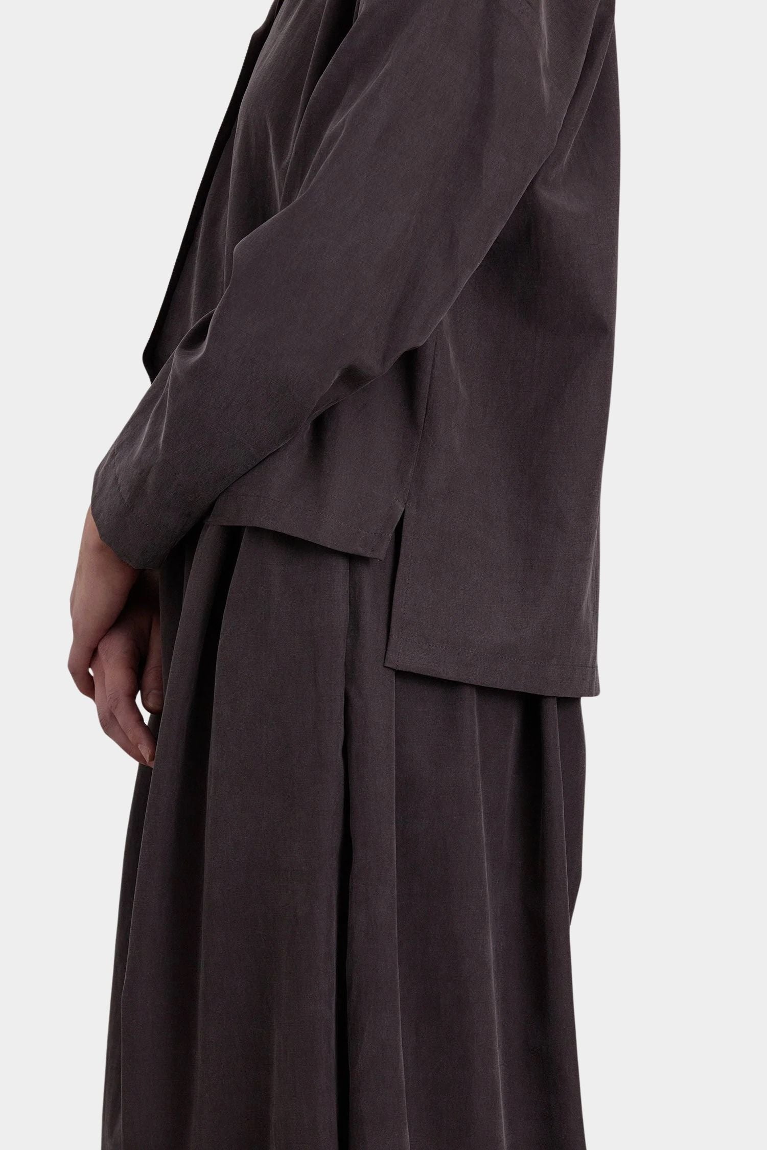Black Crane Dark Plum shirt side slit and fabric detail