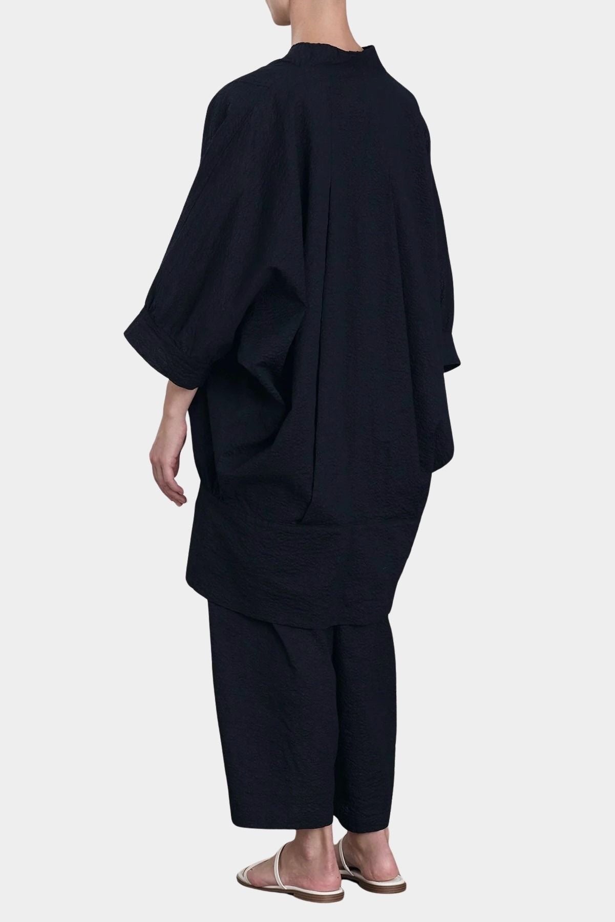 Black Crane spoon jacket midnight back view voluminous shape relaxed structure