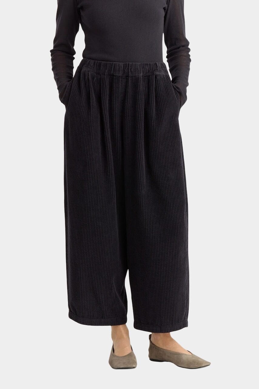 Black Crane | Wide Pants In Dark Navy - SHOP YUCCA Pants BLACK CRANE - YUCCA Artistic clothing for women, boutique near me, boutique stores near me, capsule wardrobe, fashion for women over 50