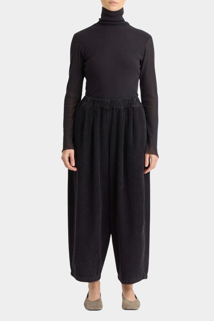 Black Crane | Wide Pants In Dark Navy - SHOP YUCCA Pants BLACK CRANE - YUCCA Artistic clothing for women, boutique near me, boutique stores near me, capsule wardrobe, fashion for women over 50