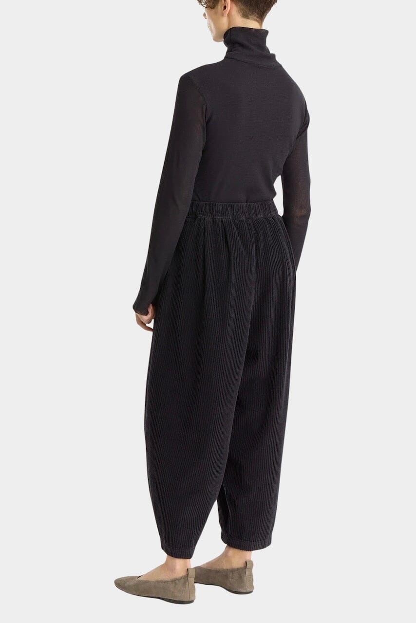 Black Crane | Wide Pants In Dark Navy - SHOP YUCCA Pants BLACK CRANE - YUCCA Artistic clothing for women, boutique near me, boutique stores near me, capsule wardrobe, fashion for women over 50