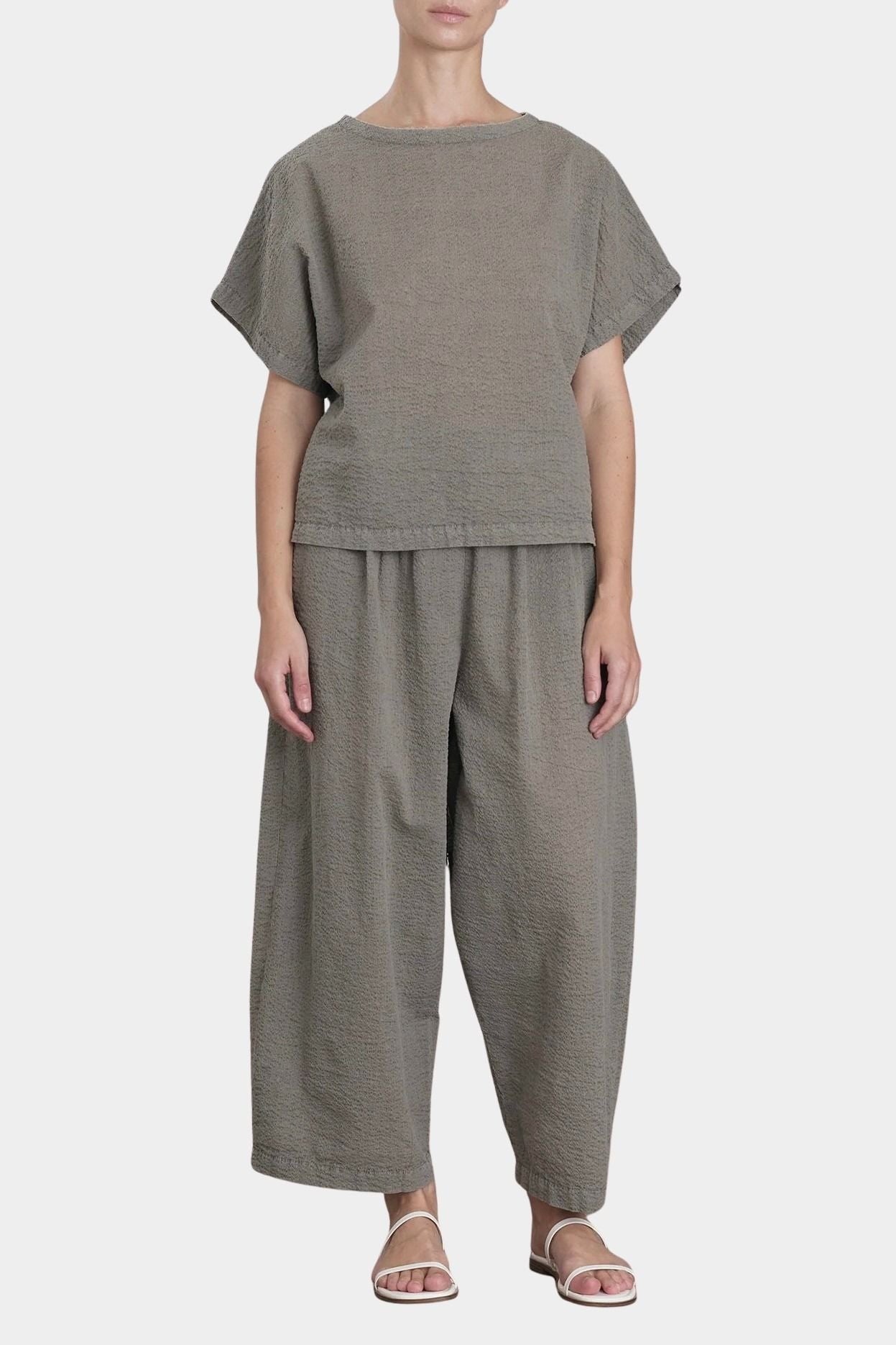 Black Crane wide pants p grey wide leg cotton pants elastic waist front view