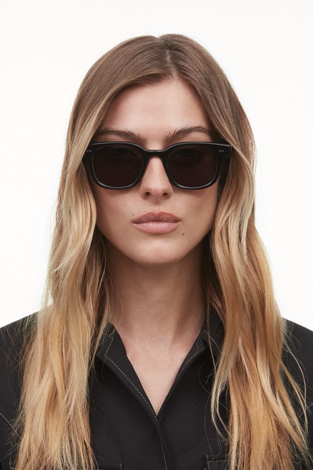 Chimi - 02 Sunglasses - Black - YUCCA, Artistic sunglasses for women, boutique near me, minimalist sunglasses.