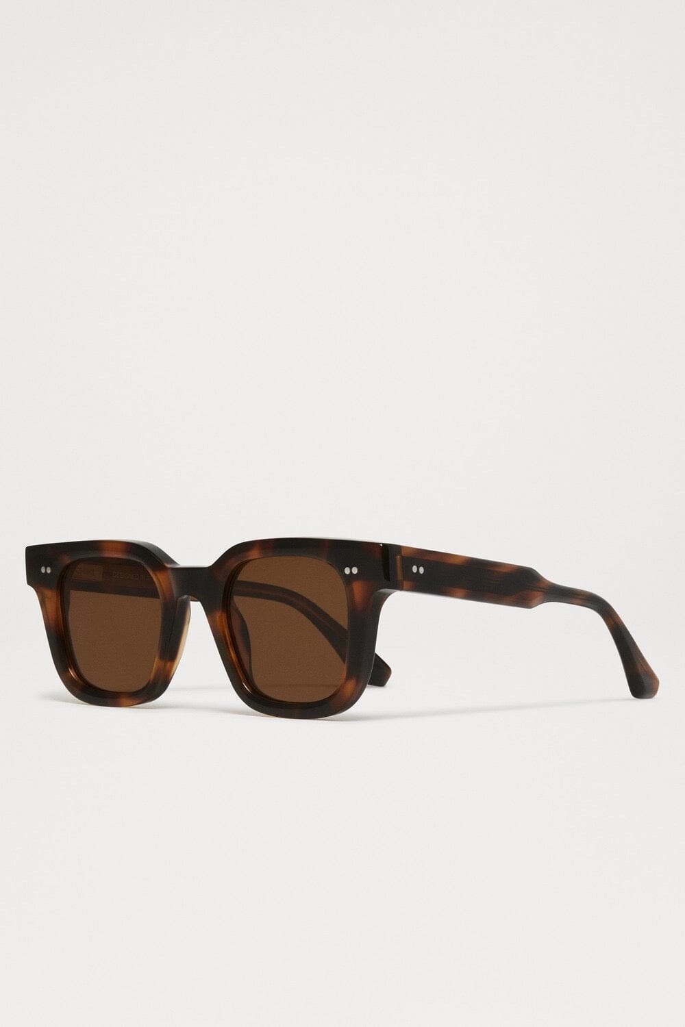 CHIMI | 04 Sunglasses In Tortoise - SHOP YUCCA Sunglasses CHIMI - YUCCA, Artistic sunglasses for women, boutique near me, boutique stores near me, minimalist sunglasses, shop local Denver.