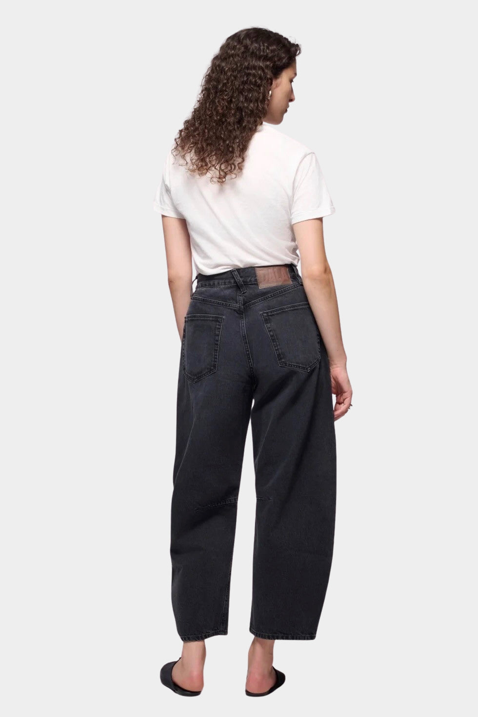 DALA Lido Ankle Jean Hurricane back view in washed black organic cotton barrel leg denim