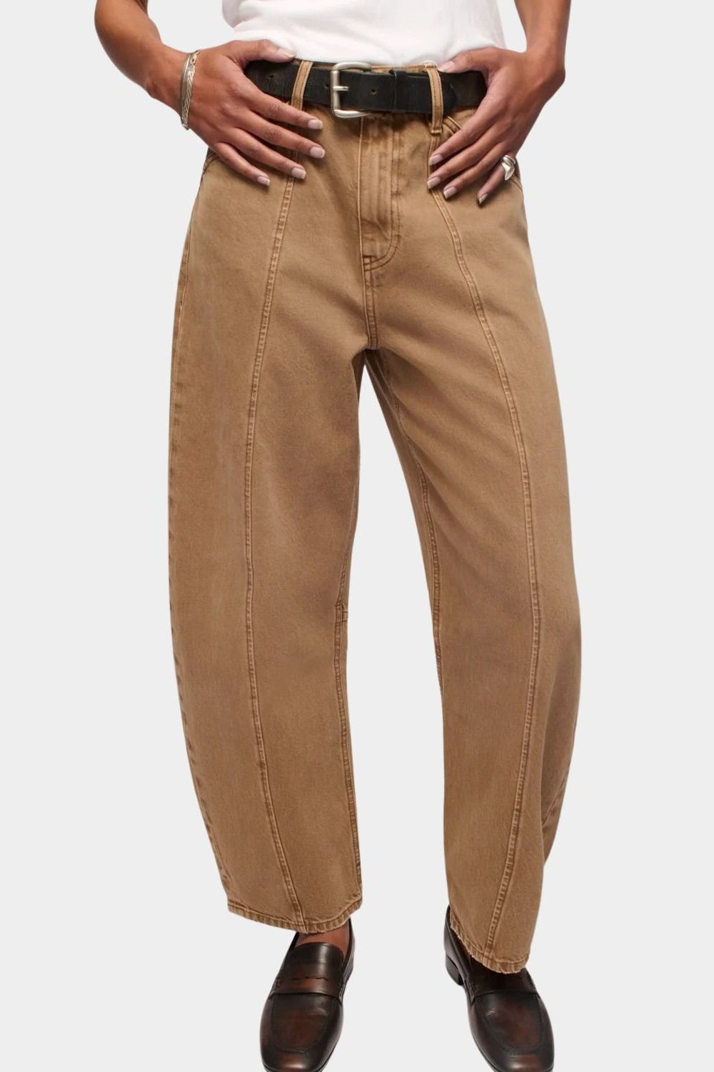 DALA Lido Ankle Jean in Oak Brown, close front view showing angled pockets, zip fly and long panel seams.