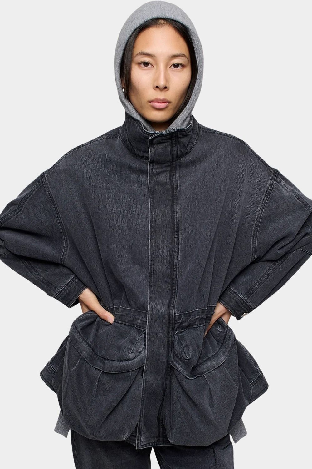DALA Mountain Jacket in Hurricane, close front view showing stand collar, snap placket and bellowed pockets.