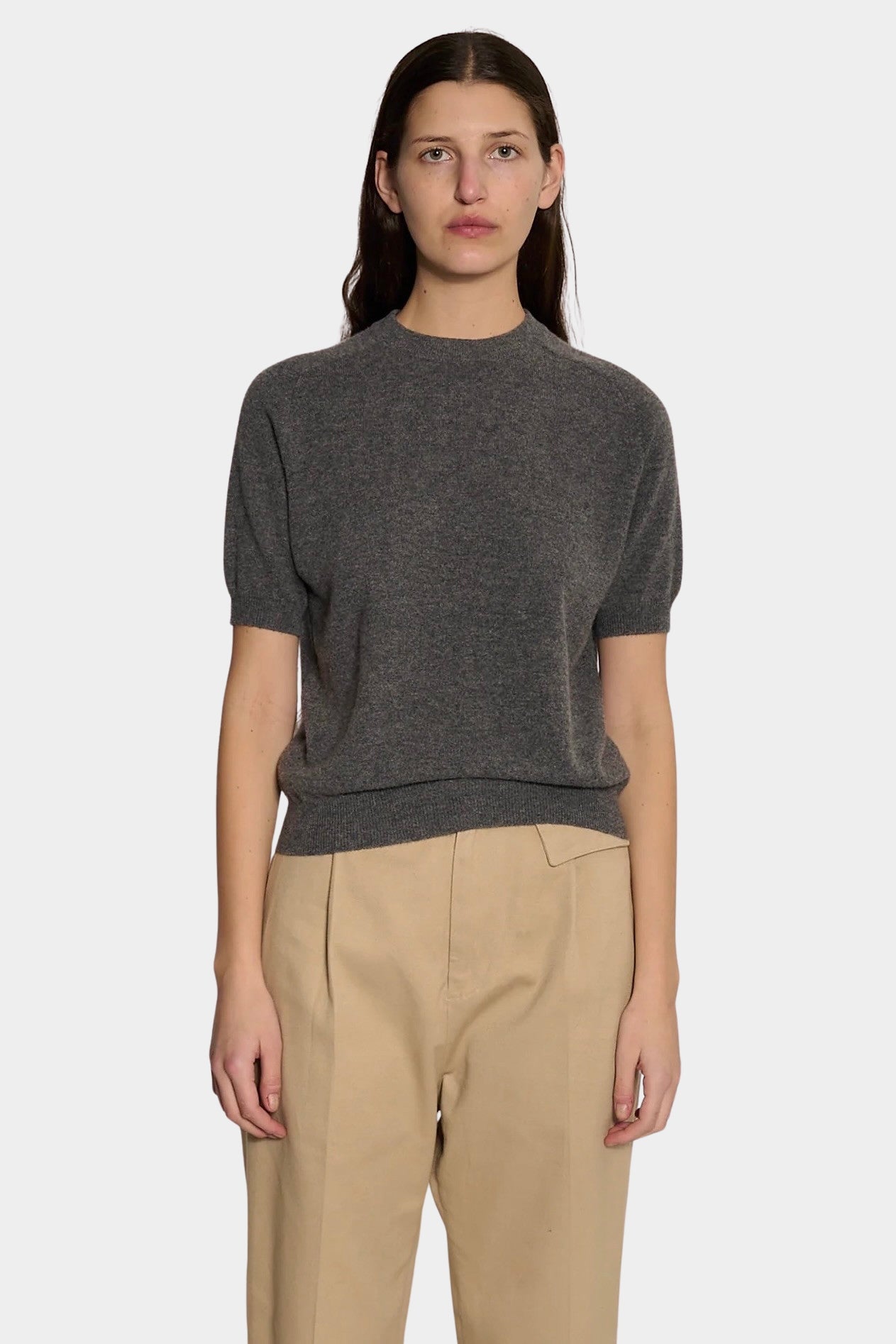 DEMYLEE Irelia Cashmere Top Dark Heather Grey front view on model with relaxed fit at YUCCA Denver