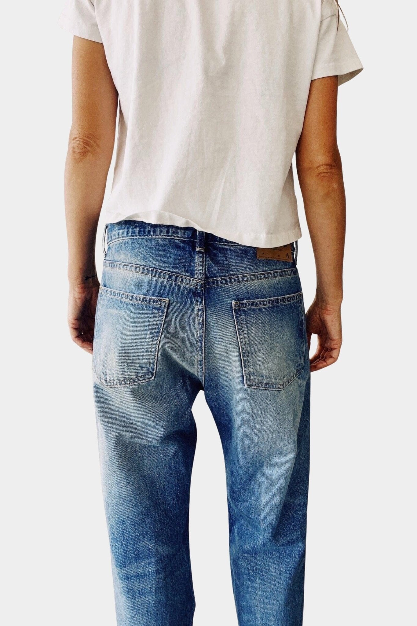 Hey Gang | The Loose Crop In Earl Destroy - SHOP YUCCA Pants HEY GANG - YUCCA, Best boutique shopping in Denver, boutiques Denver, high end denim jeans online, capsule wardrobe, shop local Denver.