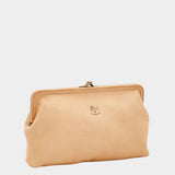 IL BISONTE Manuela leather clutch natural angled front view