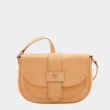 IL BISONTE natural leather crossbody bag flap closure detail