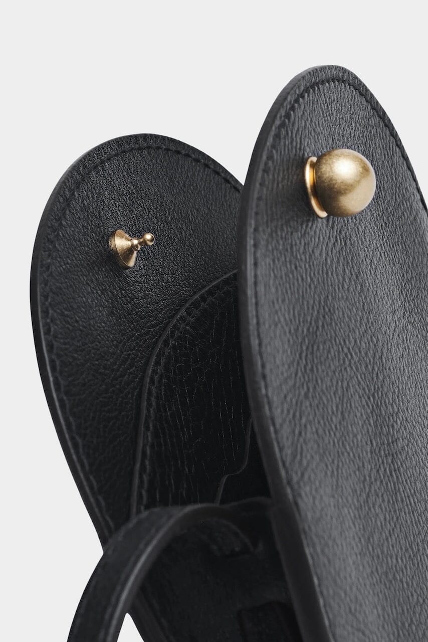 Lindquist | Mini Eggi In Black - SHOP YUCCA Handbags LINDQUIST - YUCCA, Women’s clothing store Denver, women’s clothing website, women’s high quality bags, women’s online leather bags.