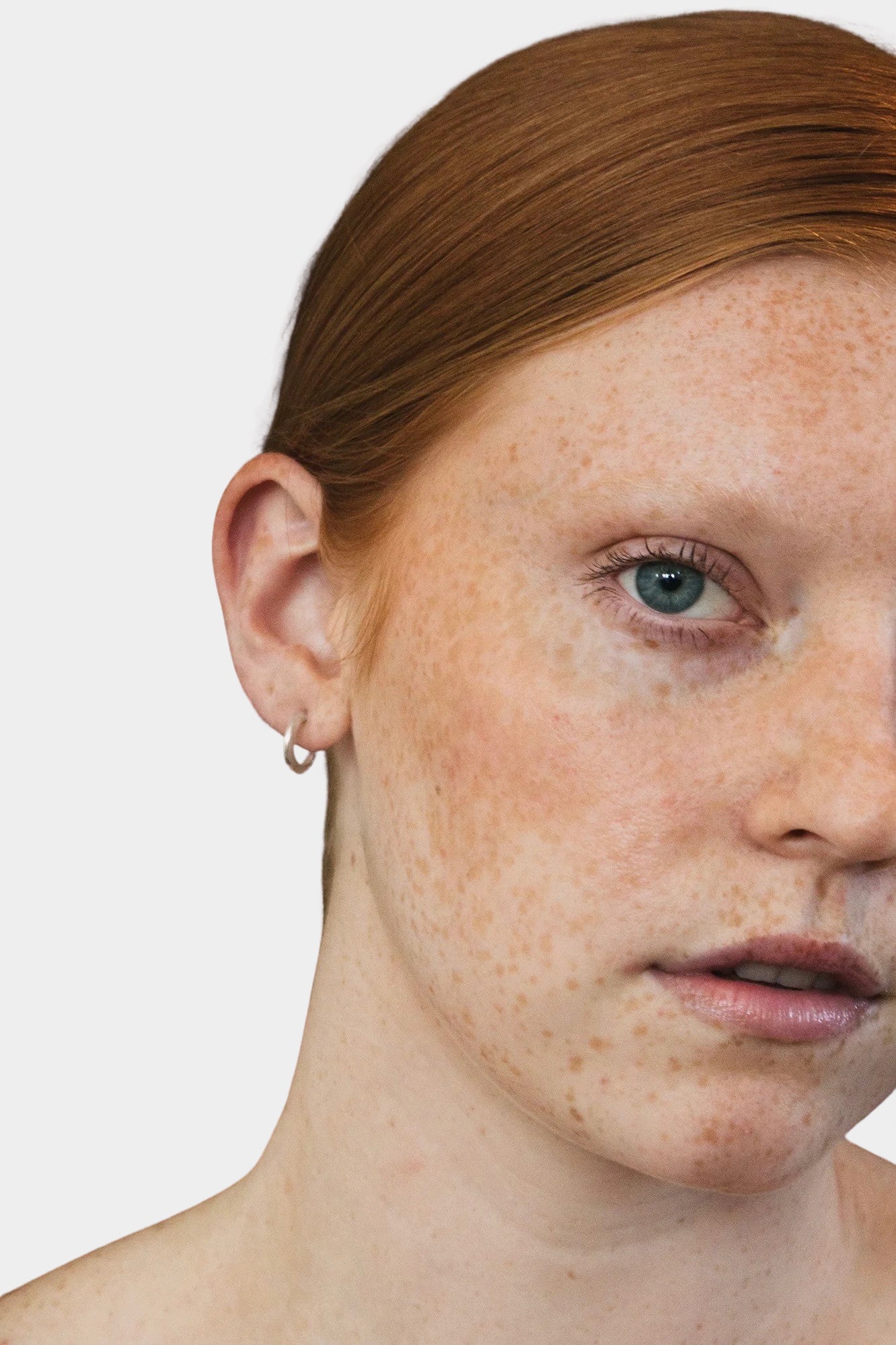 Maslo Jewelry - Small Classic Hoops - Sterling Silver - Earrings - YUCCA, minimalist everyday earrings, lean modern earrings.