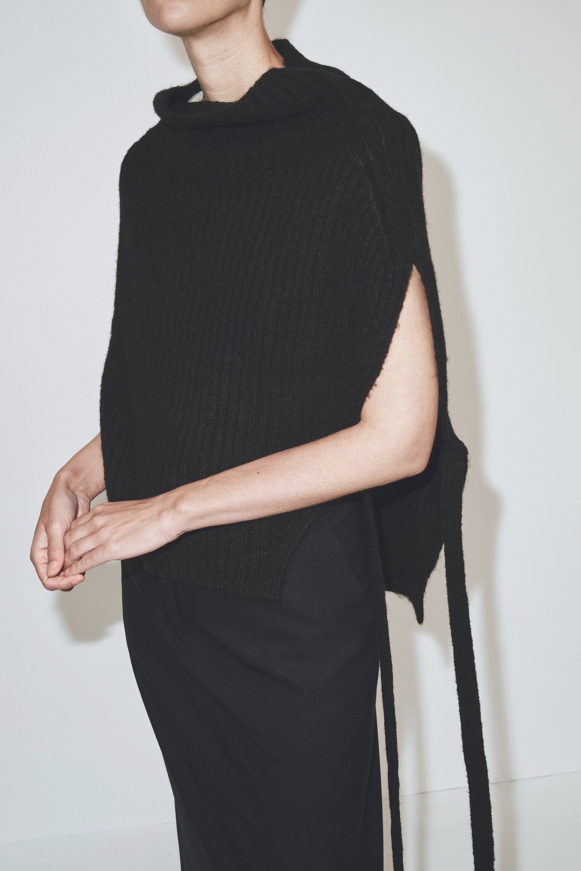 Mijeong Park | Neck Warmer In Black - SHOP YUCCA Vest MIJEONG PARK - YUCCA 