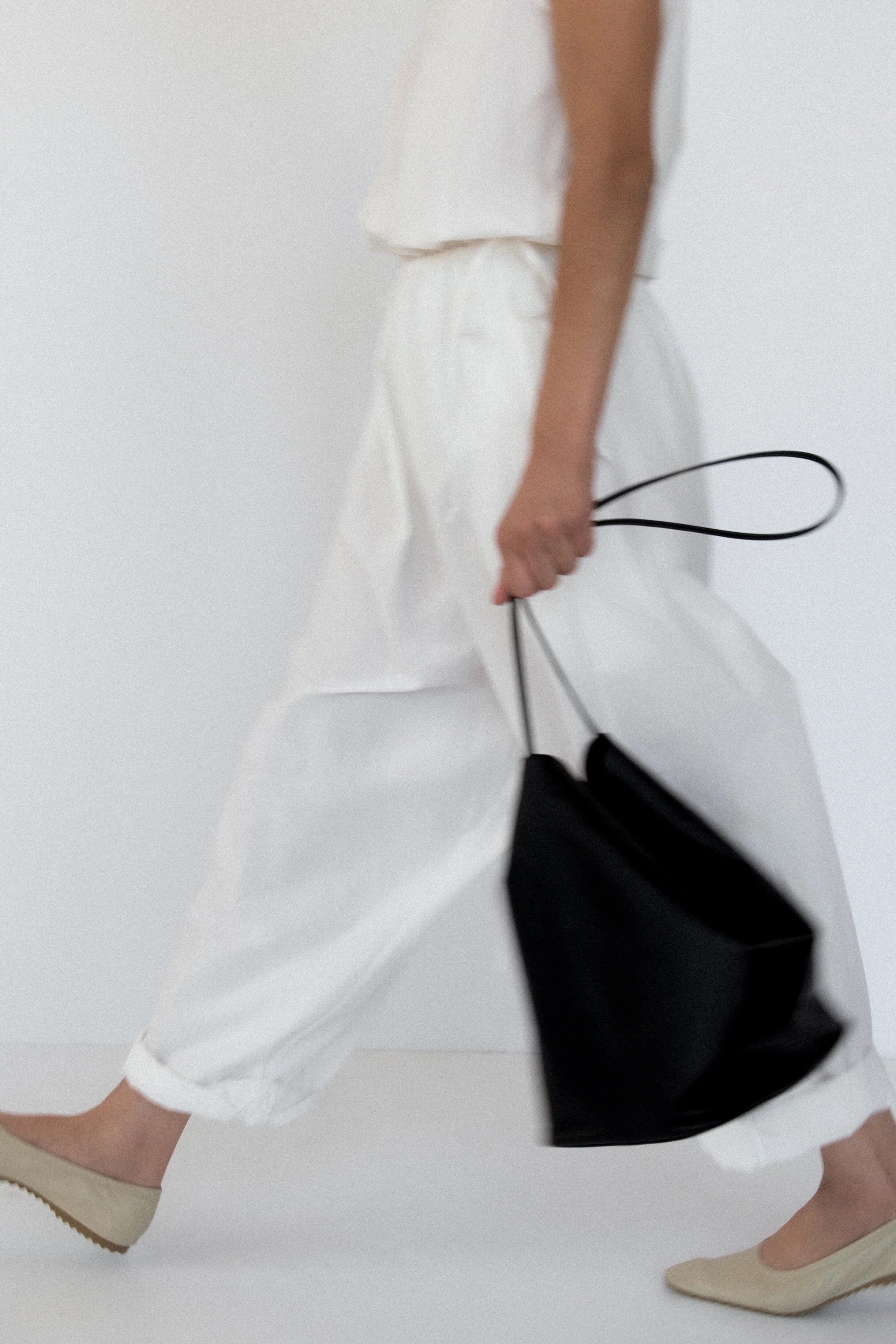 Modern Weaving \Single Strap Tall Crossbody - Black  YUCCA - YUCCA 