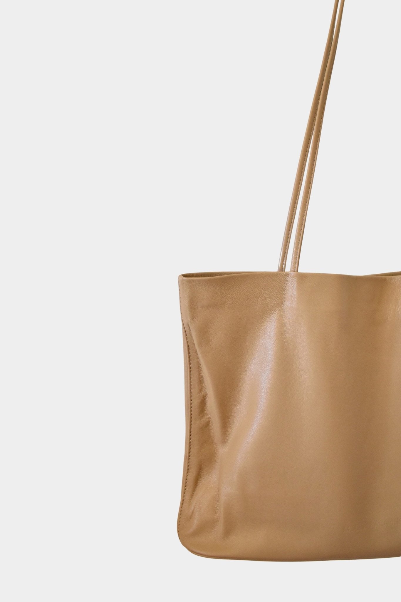 Modern Weaving | Narrow Oval Relaxed Tote In Camel - SHOP YUCCA Handbags MODERN WEAVING - YUCCA, Women’s clothing store Denver, women’s high quality bags, women’s online leather bags, minimalist leather bags.