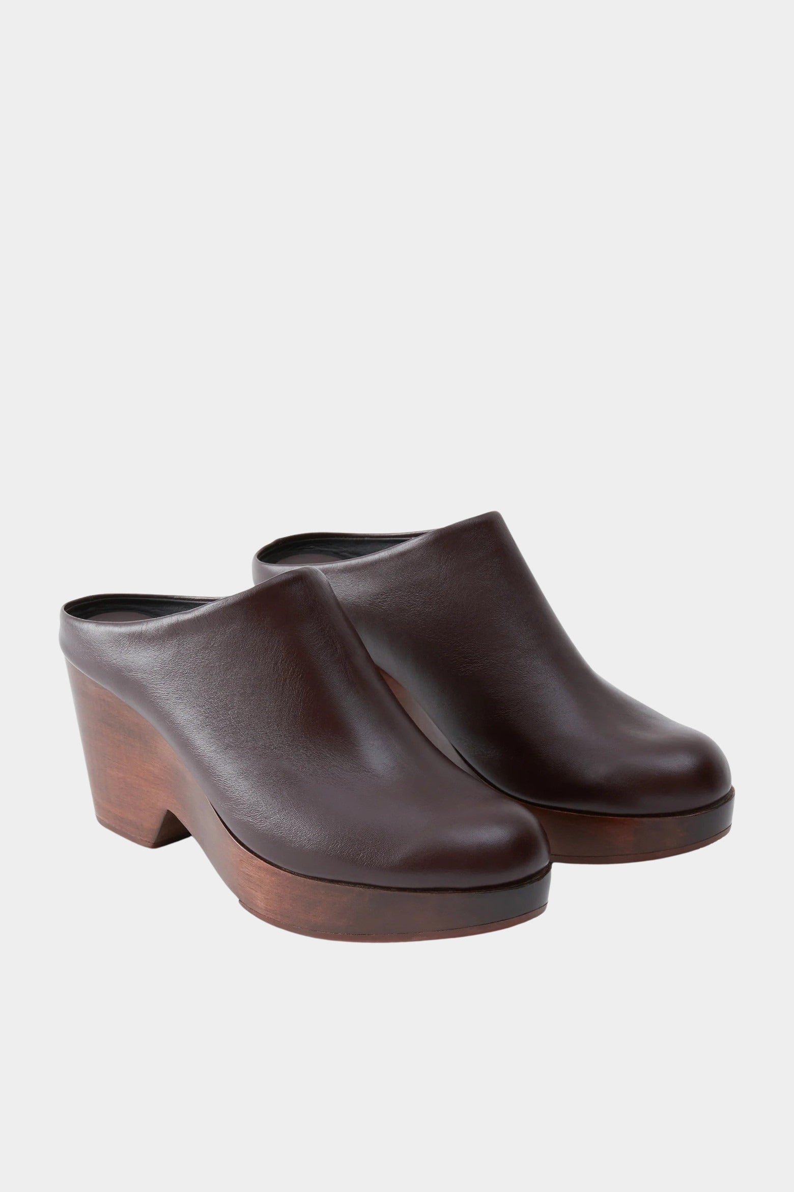 Rachel Comey Gammon Clog Auburn pair angled view with leather uppers and wood platforms