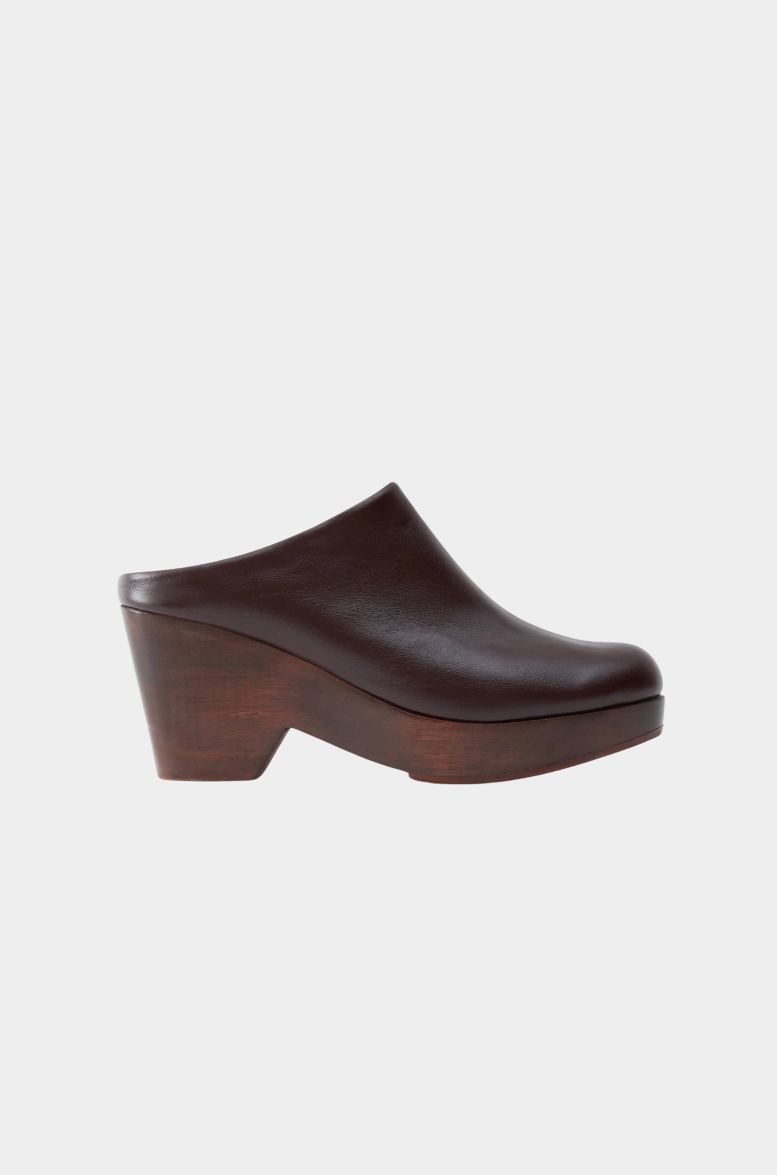 Rachel Comey Gammon Clog Auburn side view with leather upper and sculpted wood platform
